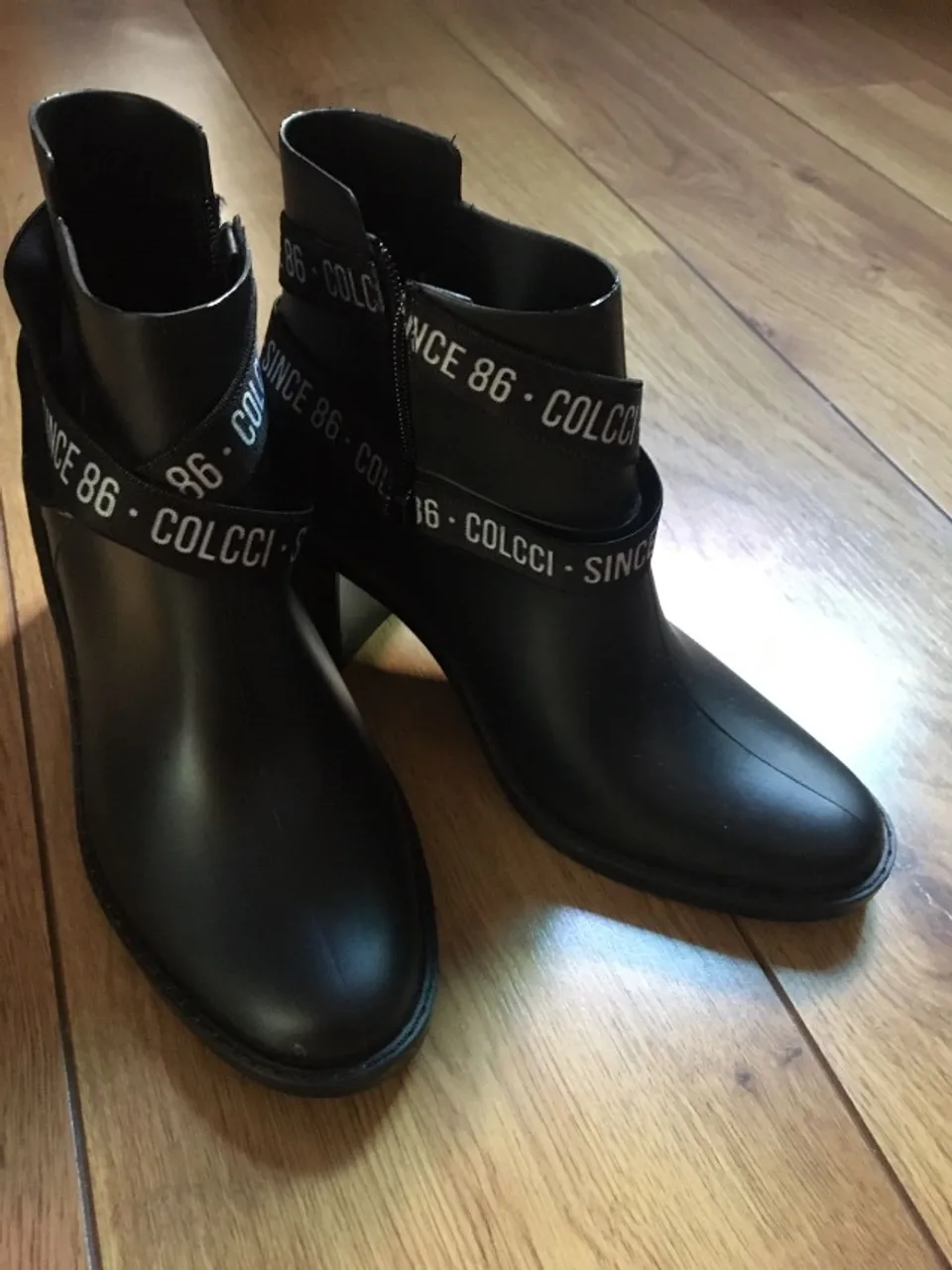 Bota Colcci Lettering - Preta