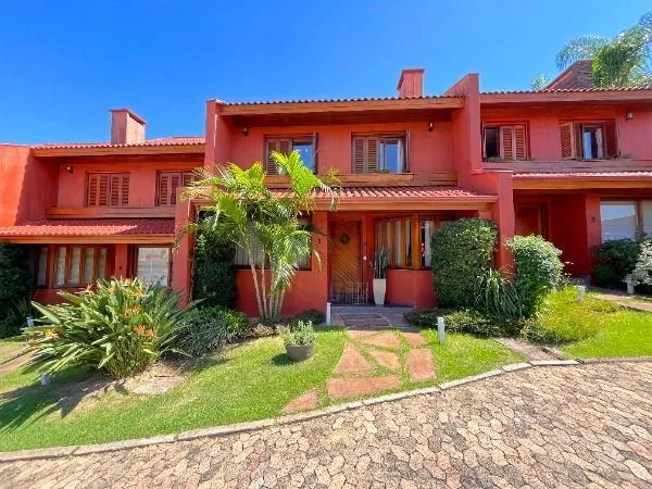 Casa Condominio em Porto Alegre, no bairro Cristal, com 4 dormitório(s), e 4 ban