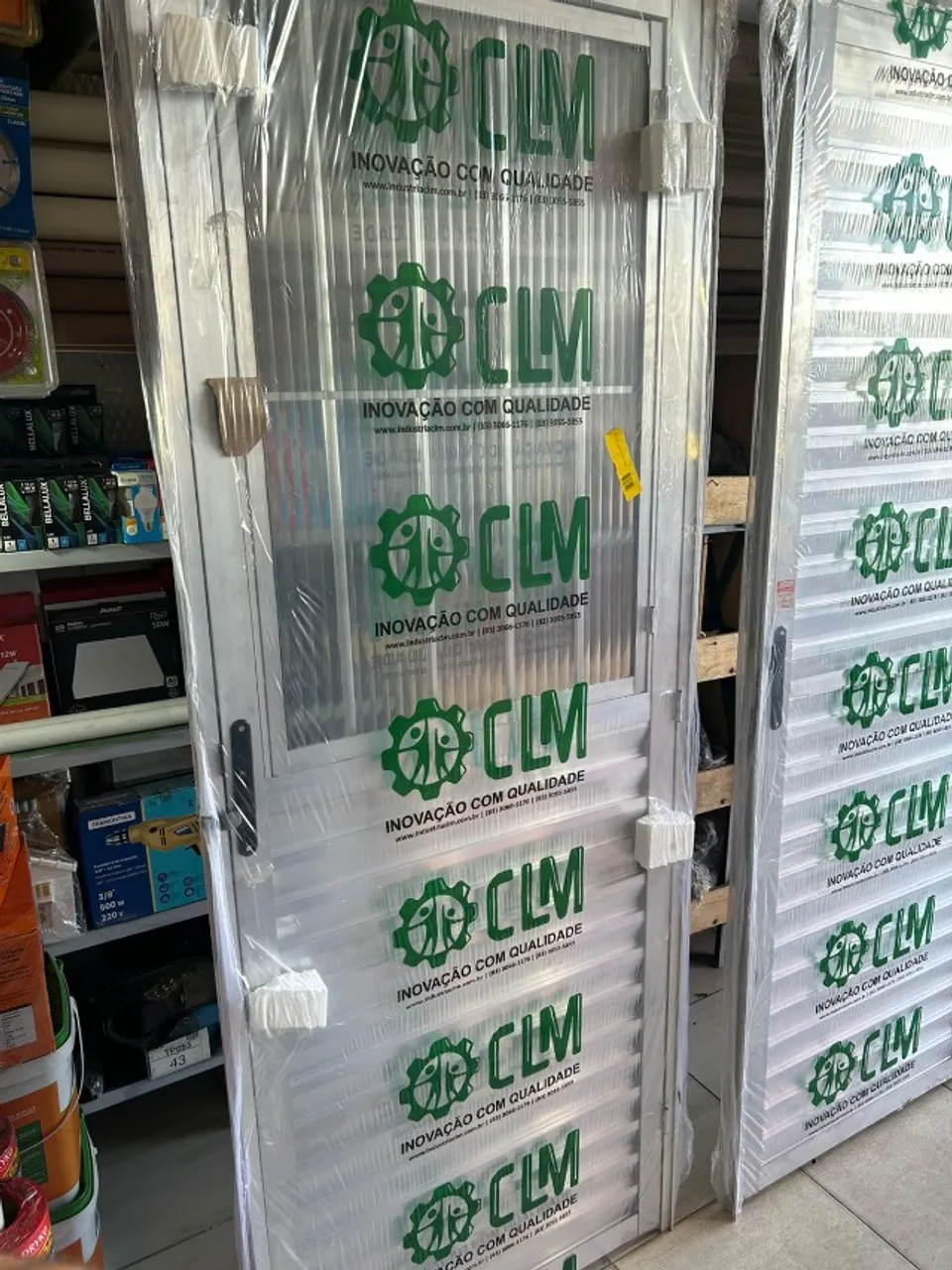 PORTA ALUMÍNIO 80 X 210 C/JANELA