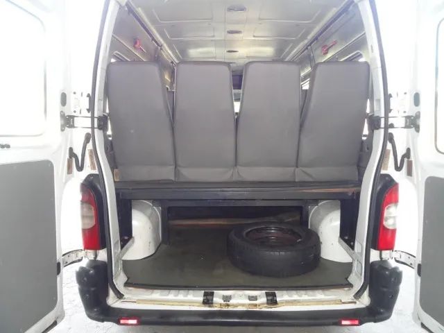 Van Renault Master 2.3 Longa Ano 12/13 2º Dono 16 lugares S/ Ar. - Foto 7