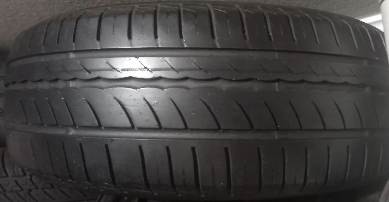 Pneu Goodyear 185/60 aro 15 Seminovo 