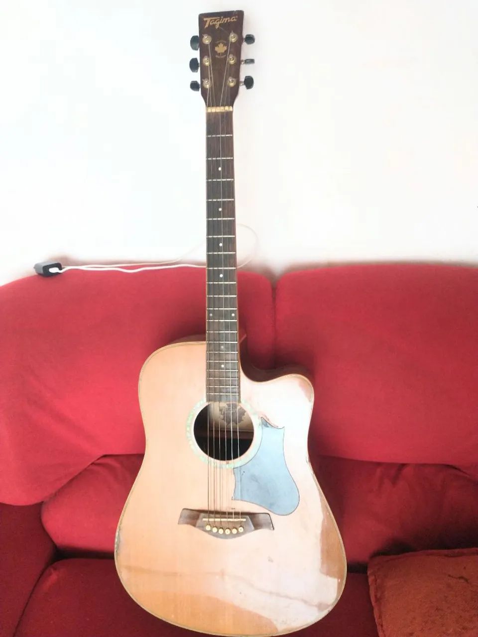 Violão acústico