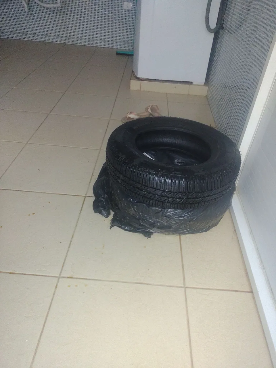 Pneu em ótimo estado