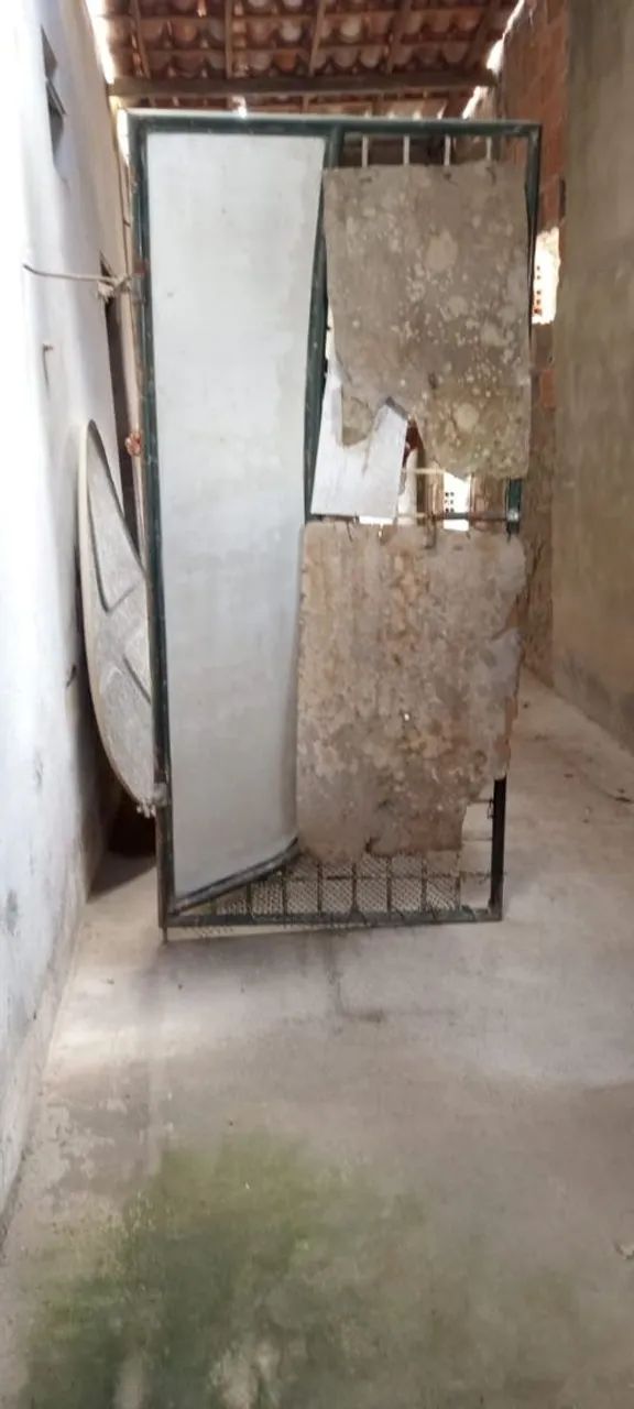 Portao de ferro com grade