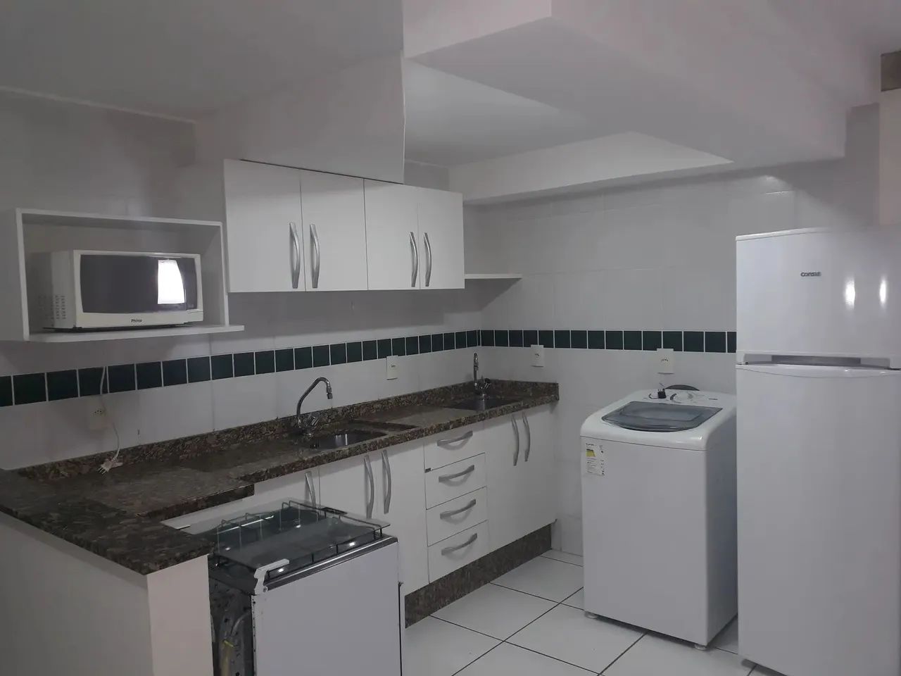 Apartamento Mobiliado de 2 Dormitórios no Bairro Centro de Blumenau - Foto 3