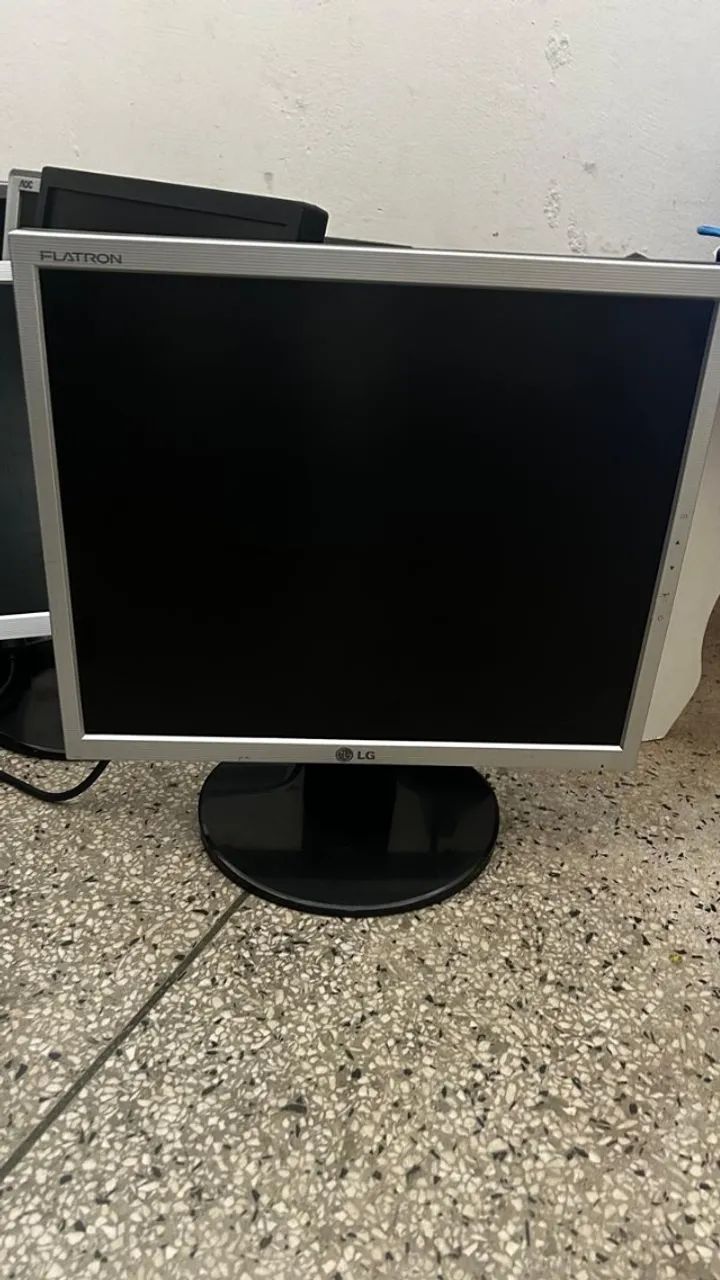 Monitores - 15", 16" e 17" varias Marcas
