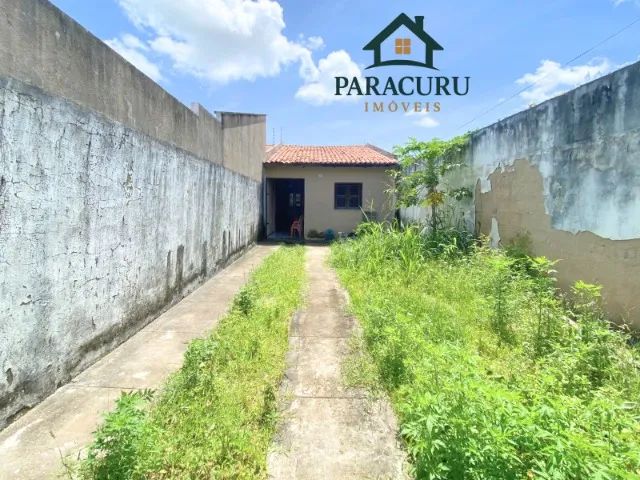 Alugo casa com dois quartos no Paracuru.