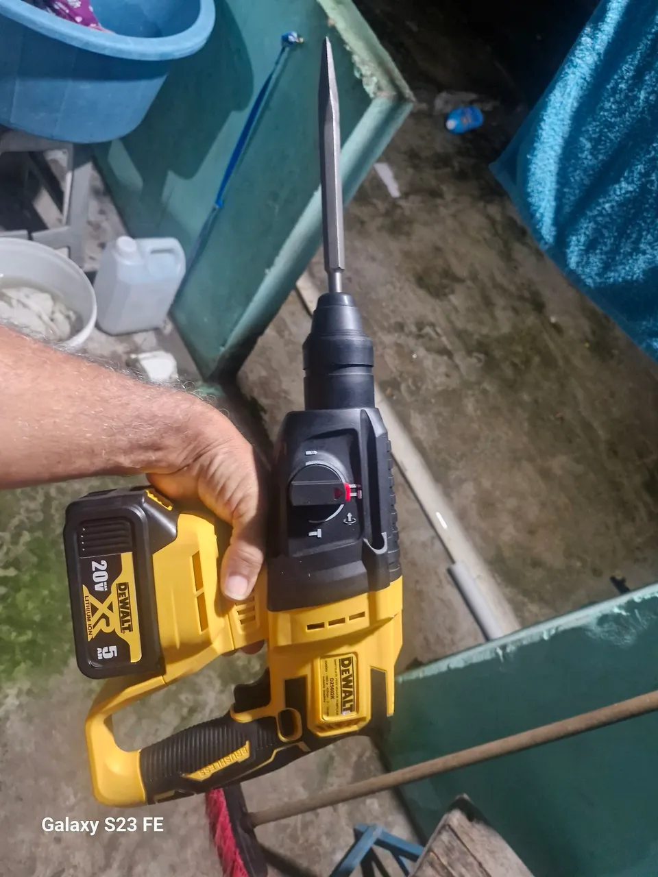 Furadeira/Rompedor Dewalt 20V XR - Excelente estado