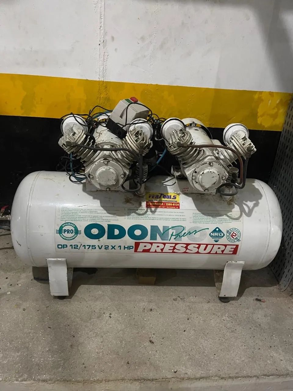 Compressor de Ar Odonto Pressure 12/175 V2x 1 HP