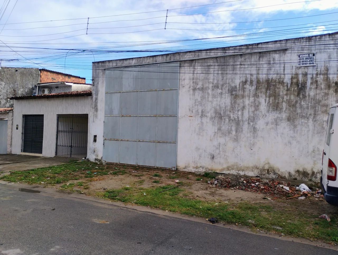 Vende-se  outro em algo  do interesse (carro)