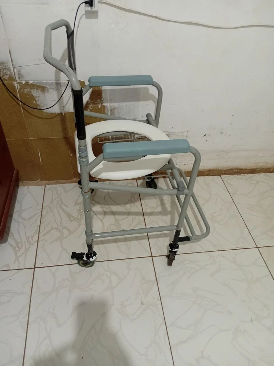 Cadeira de banho 64850236492930123