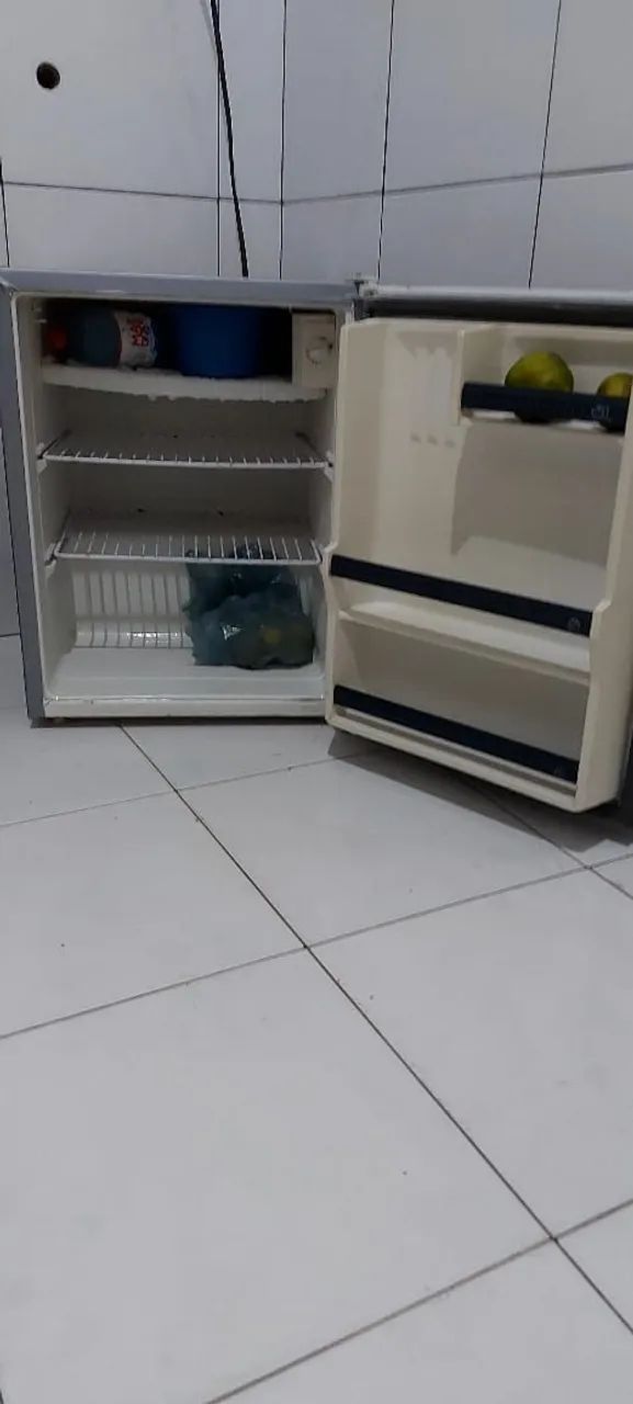 Vendo esse frigobar