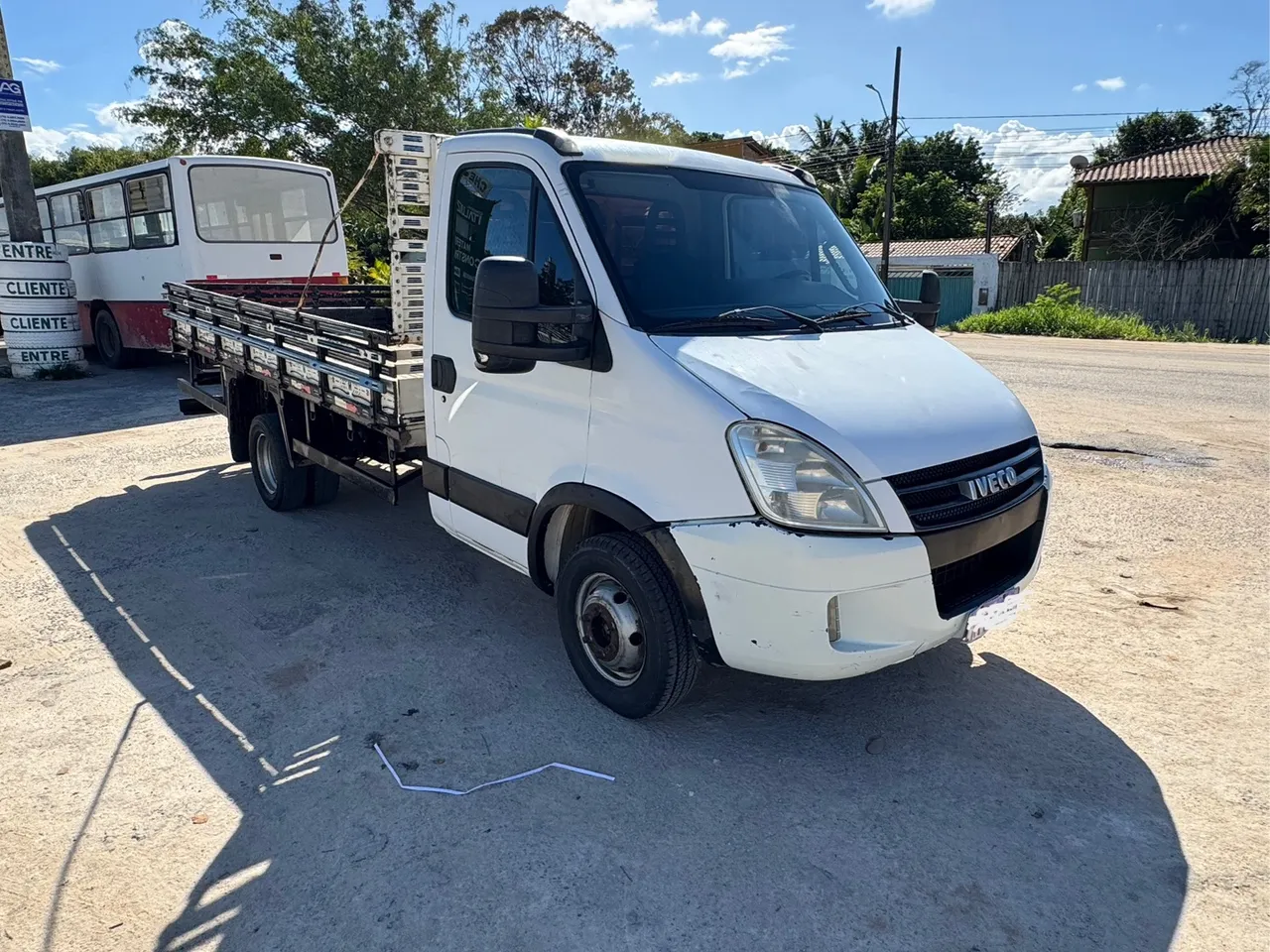 Iveco Daily 55C16 com carroceria 2011 pouco rodado