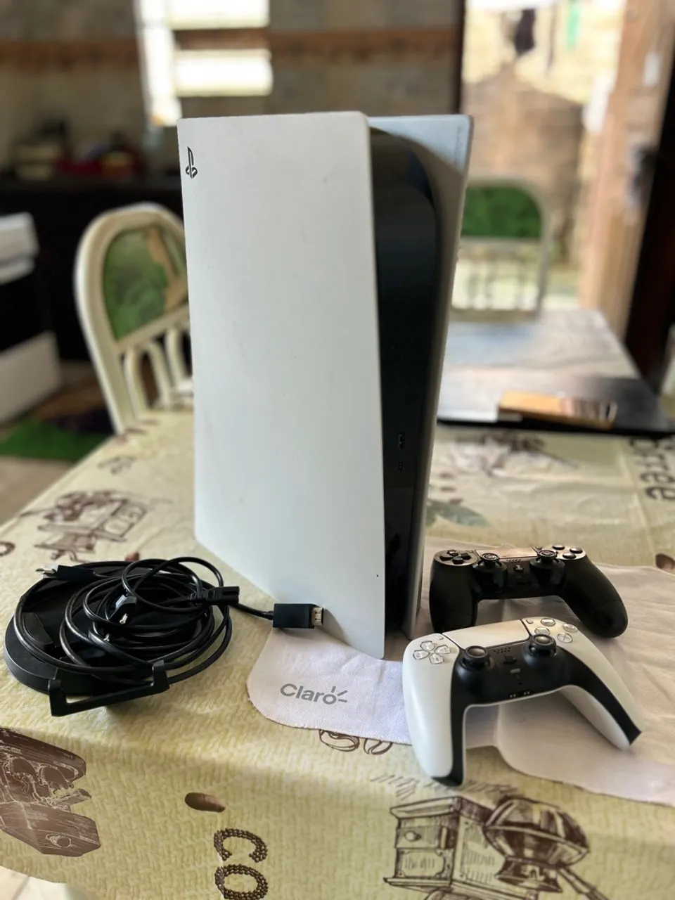 PlayStation 5 - Console + 2 Controles + Headset