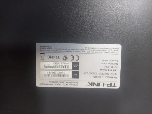 Switch TP-LINK TL-SG3424 JetStream L2 de 24 portas com 4 slots SFP combinados - Foto 4