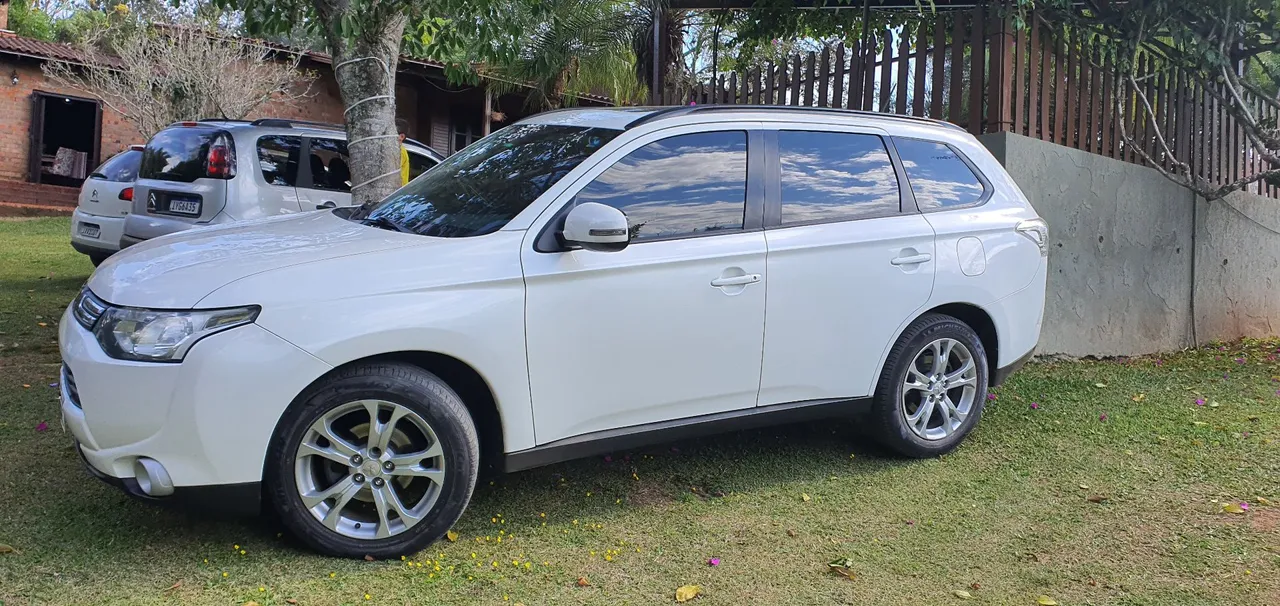 OUTLANDER 2015 IMPECÁVEL