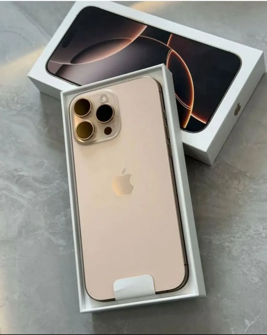 iPhone 16 Pro Max Dourado novo na Caixa