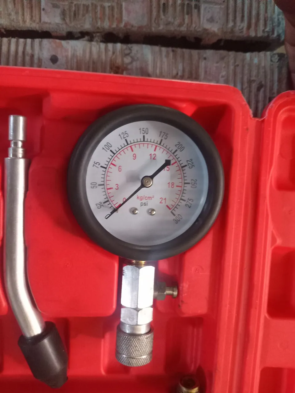 Medidor de pressão para teste de compressão