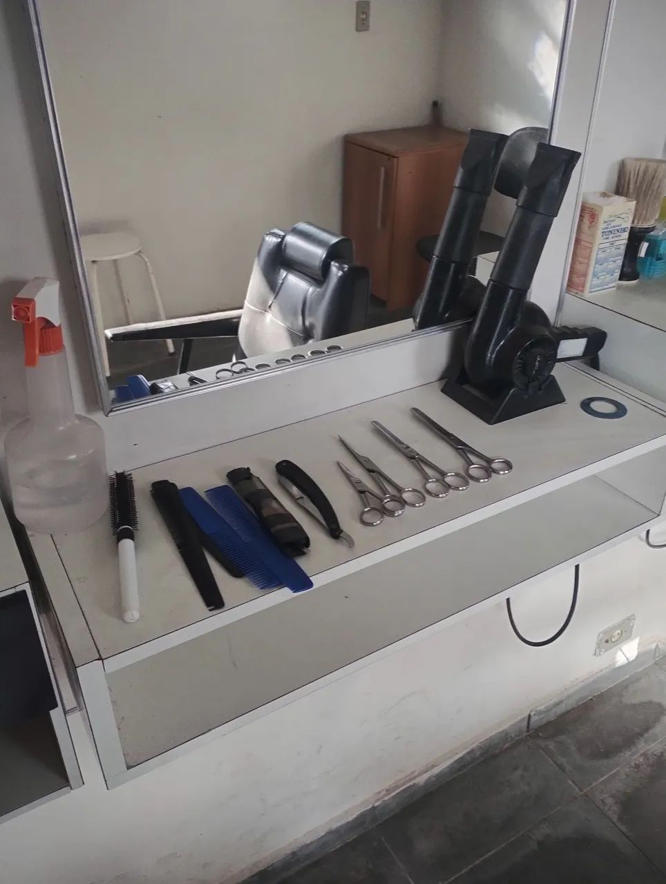 Barbearia desativada , peças diversas - Foto 2