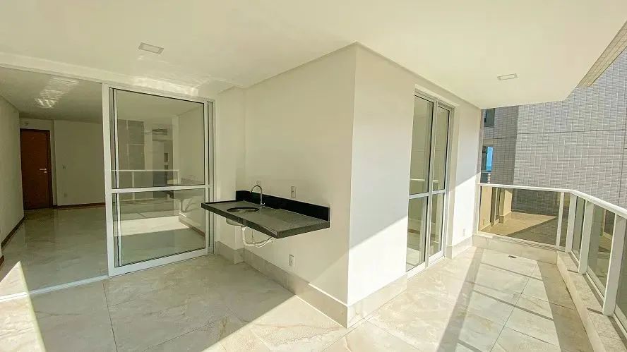 Na quadra do mar da Praia da Costa, apartamento 4 quartos, 3 suítes, alto luxo, 3vgs, Laze