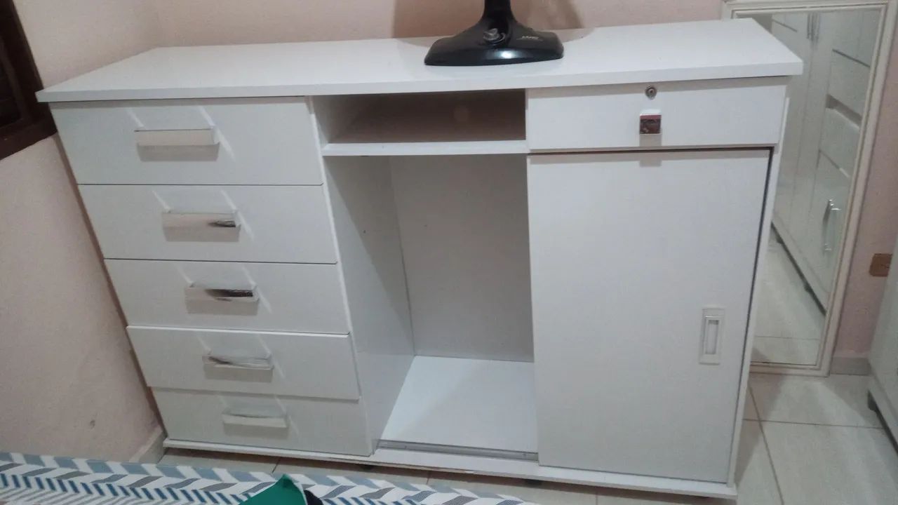 Vendo cômoda semi nova - Foto 2