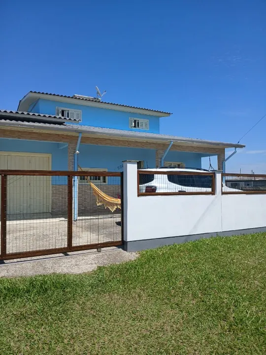 Vendo ou troco casa na praia.