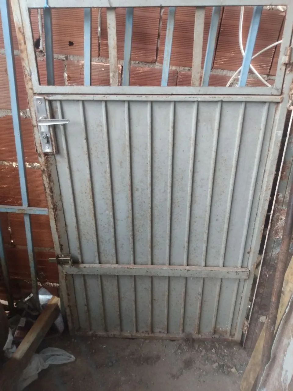 porta e tanpa de aço e um roda de rodo trem  - Foto 6