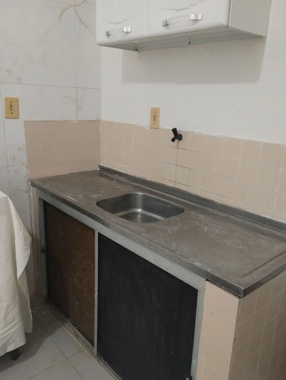 ALUGO casa 1/4