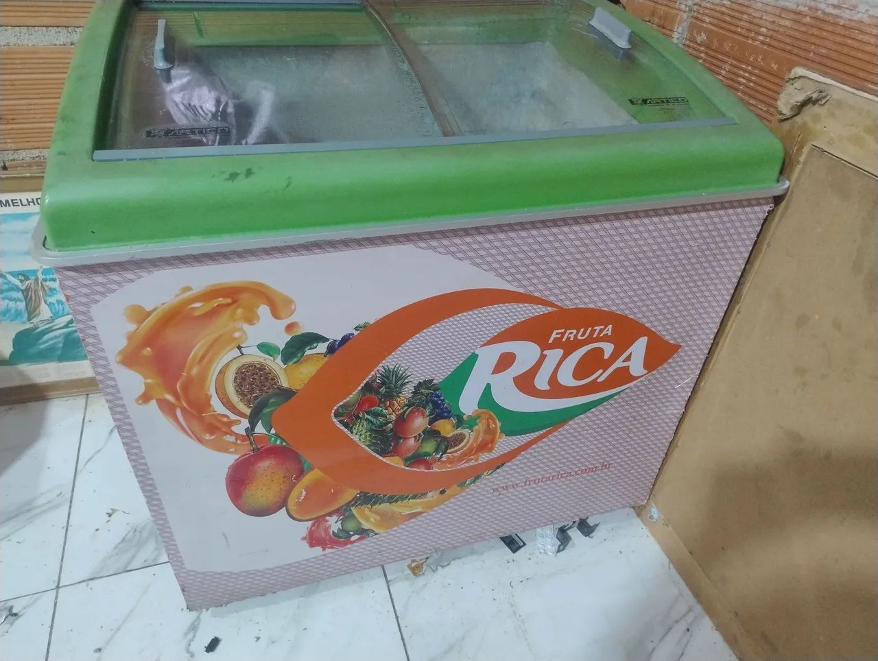 Freezer de duas portas congelando perfeitamente para quem está procurando um freezer top