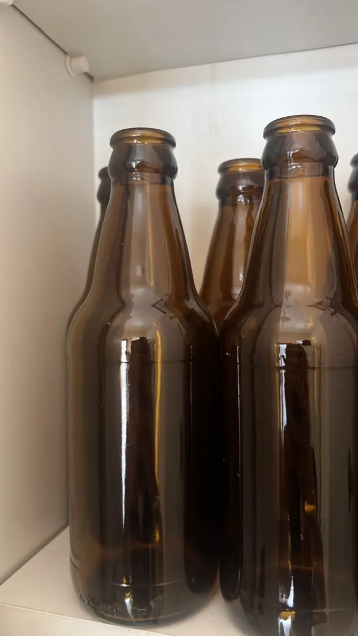 11 fardos de 35 garrafas de vidro 300ml. Ideal para envase de cerveja artesanal. - Foto 2