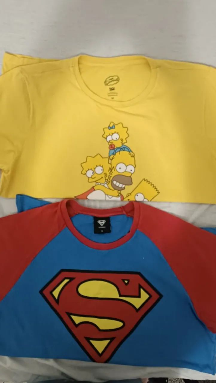 Kit com 2 camisa de personagens tamanho M 