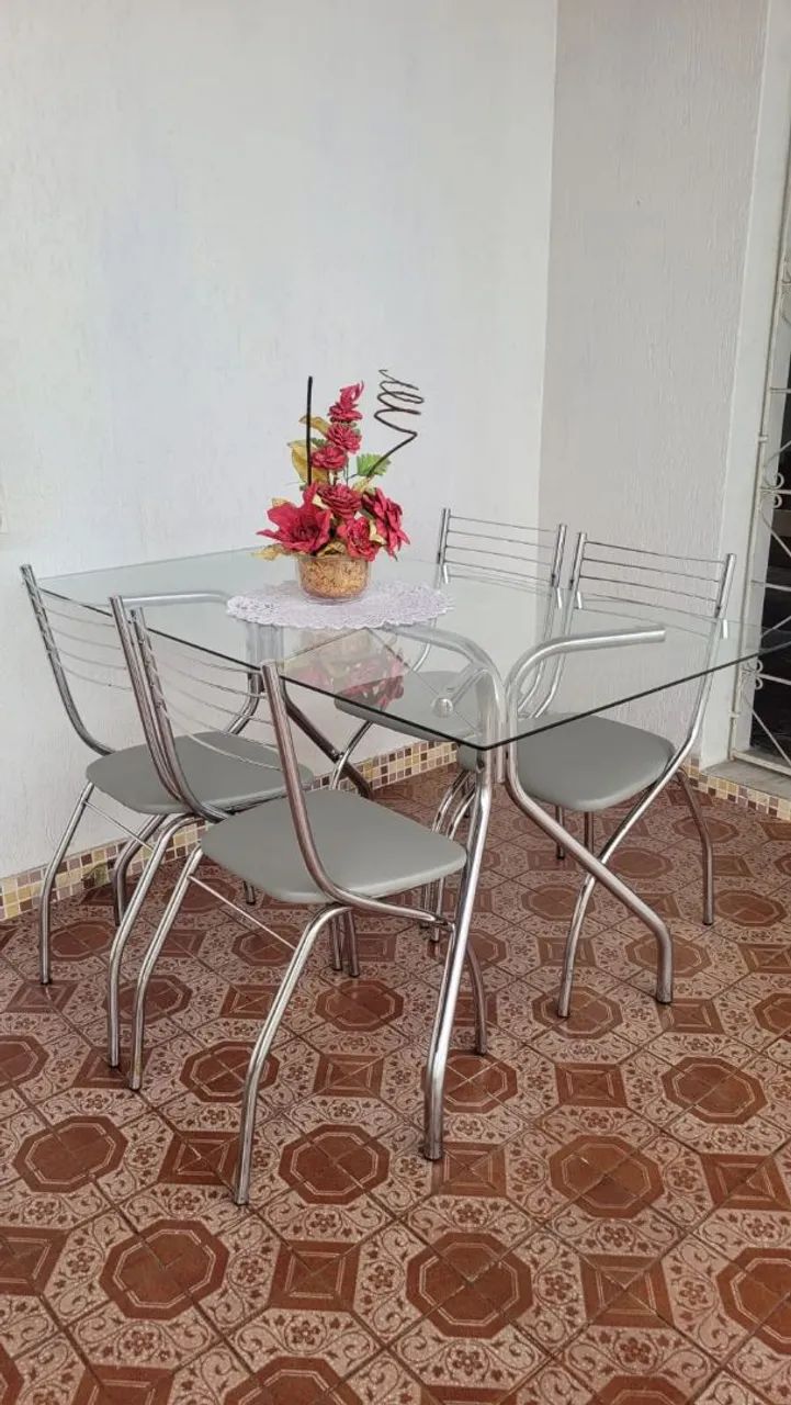 Mesa com  4 cadeiras  - Foto 2