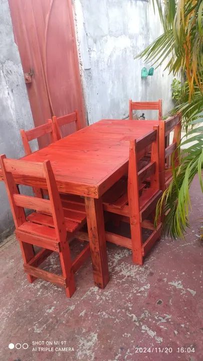 Mesa em Madeira Maçica Pinus Com 6 Cadeiras - Foto 5