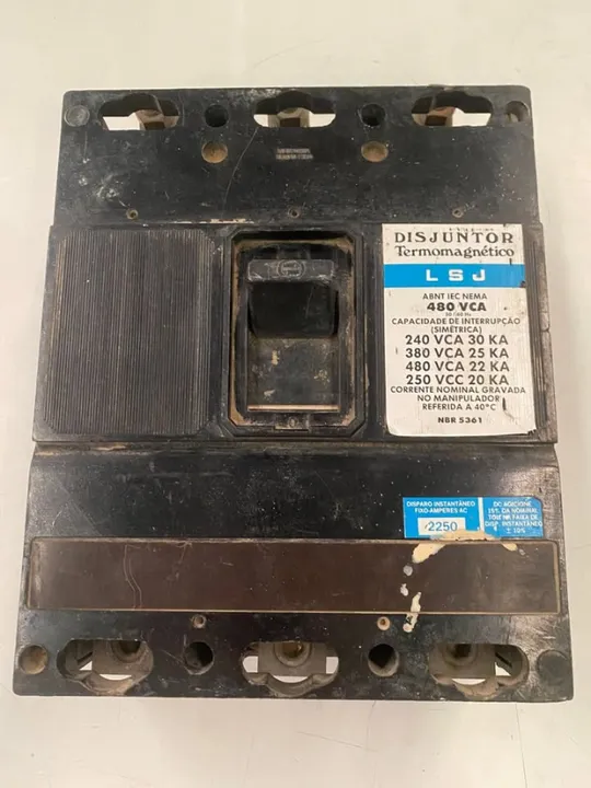 Disjuntor Termomagnético 480VCA Nema