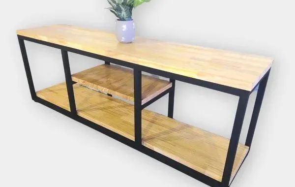 Conjunto mesa e banquetas industrial65578364681985123