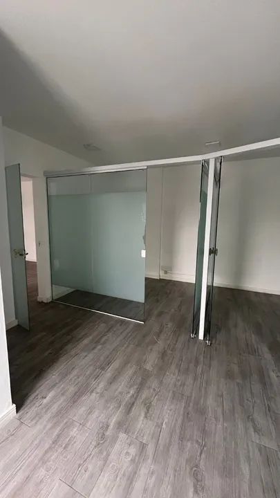 3 Salas com divisórias de vidro (Obs: precisamos retirar no local) - Foto 3