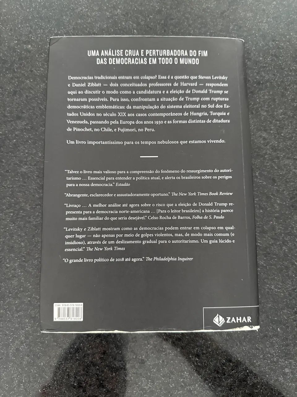 Livro : Como as democracias morrem  - Foto 2