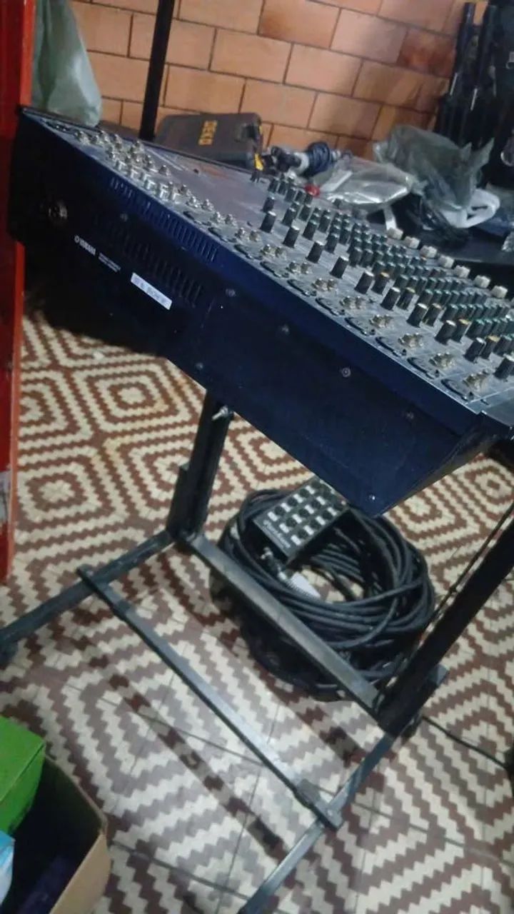 mesa de som yamaha mg166c