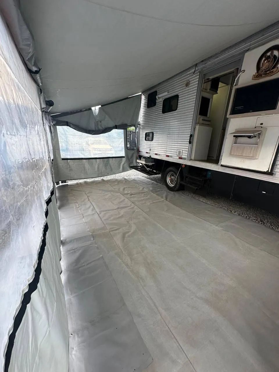 BAU CASA MOTORHOME PARA RODEIO E CAMPING PRATA 2015/2015 - Foto 5