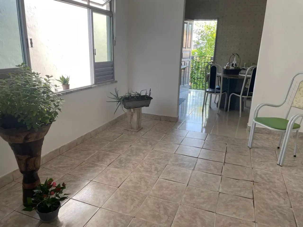 Casa à Venda no Centro de Aracaju com 4 Quartos, Quintal e Garagem