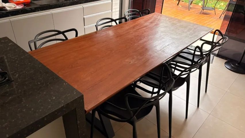 Conjunto Mesa de Madeira Maciça + 06 Cadeiras