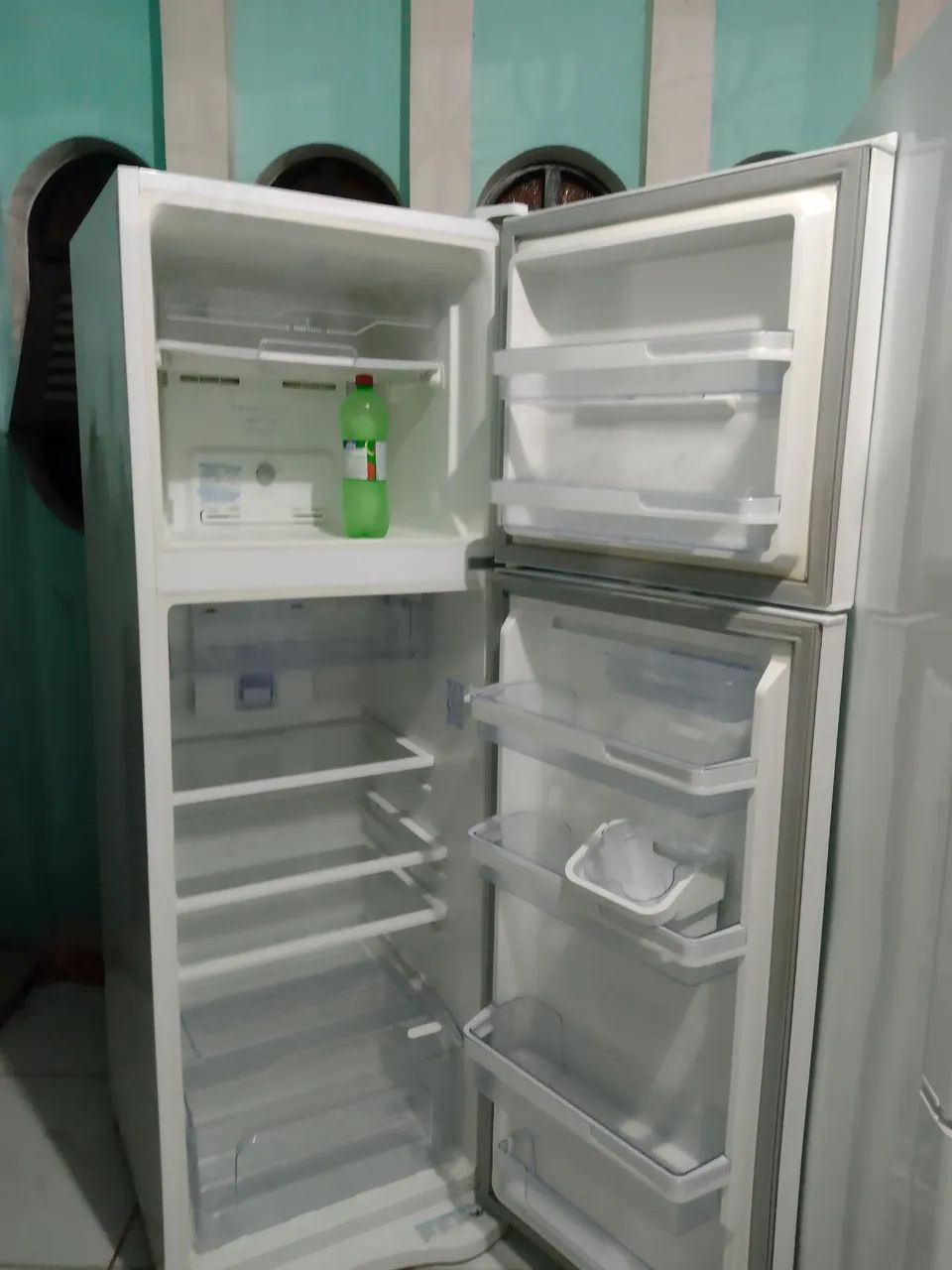 Vendo geladeira Eletrolux df42  - Foto 3