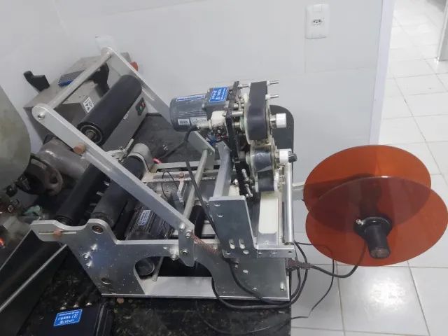 ETIQUETADORA SEMI AUTOMATICA - Foto 2