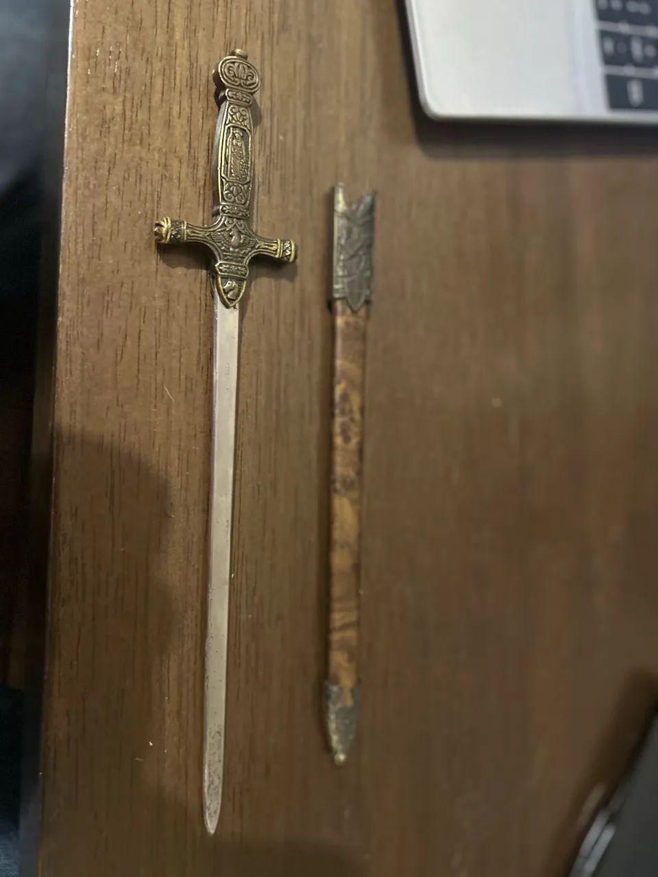 Adaga estilo medieval francesa