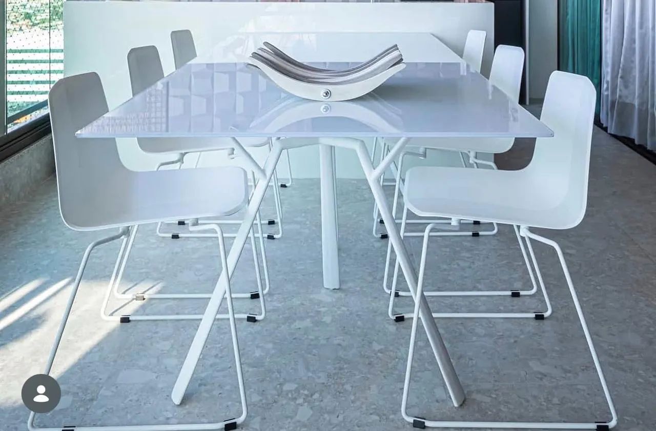 Mesa e 6 cadeiras 