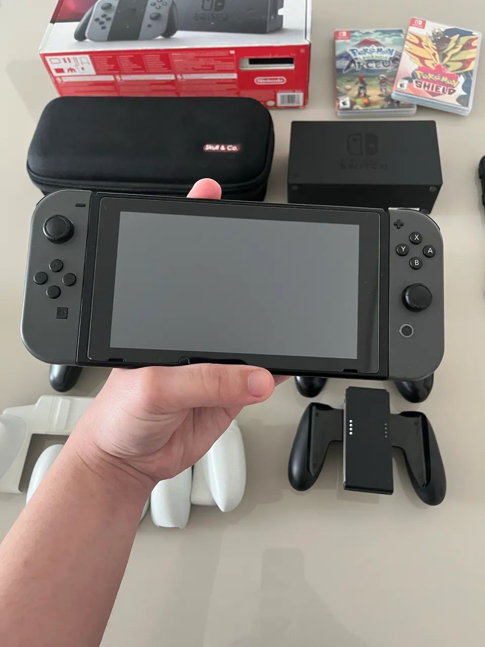 Nintendo Switch + 3 Jogos + Pro Controller 