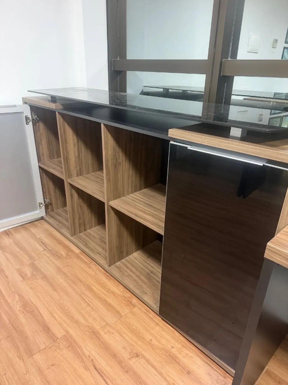 Móvel escritório Rack de madeira e vidro - Foto 3
