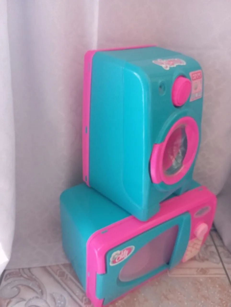 VENDO MICROONDAS E MÁQUINA DE LAVAR ROUPA INFANTIL. - Foto 2