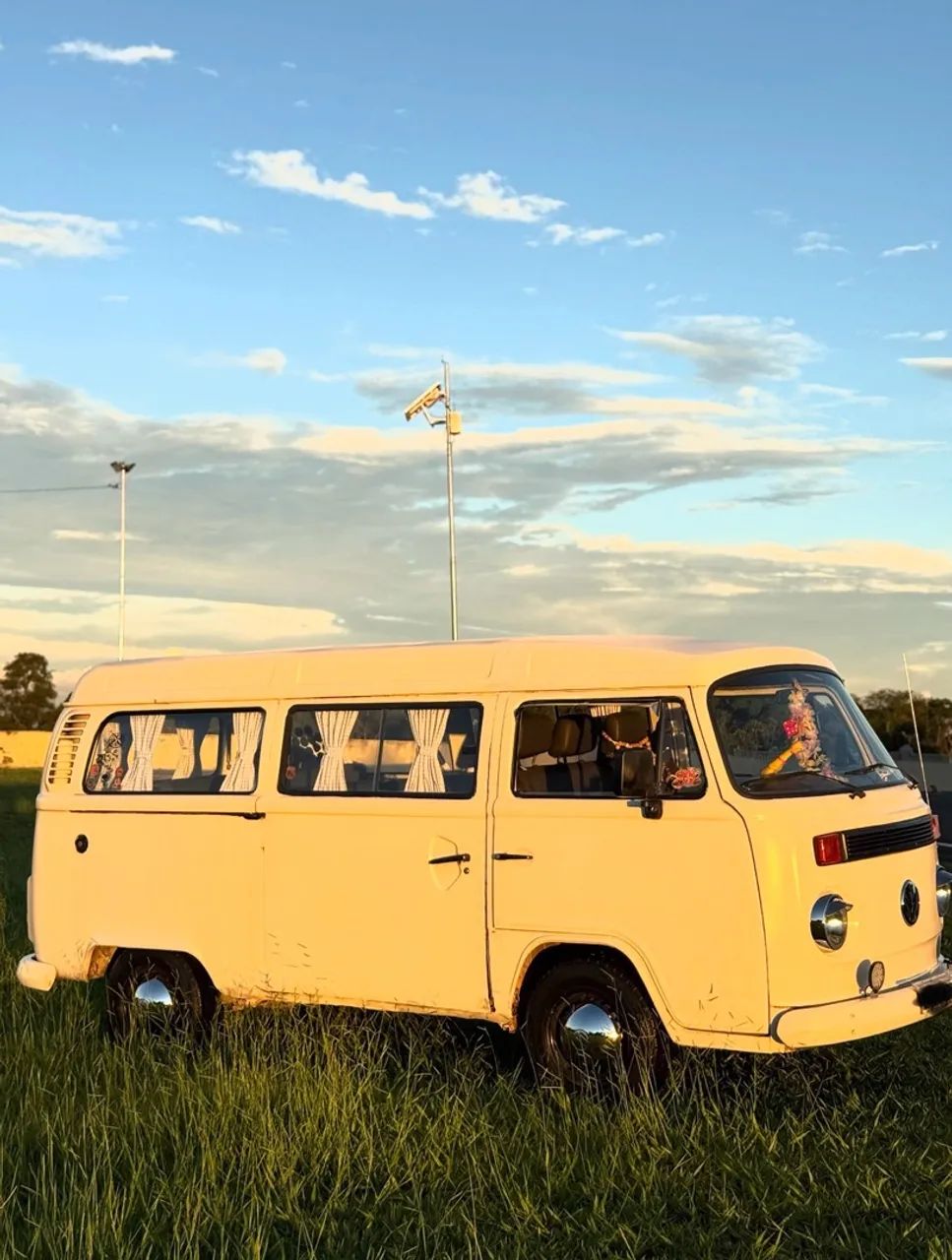 Volkswagen Kombi Standard/ Luxo/ Serie Prata 2005