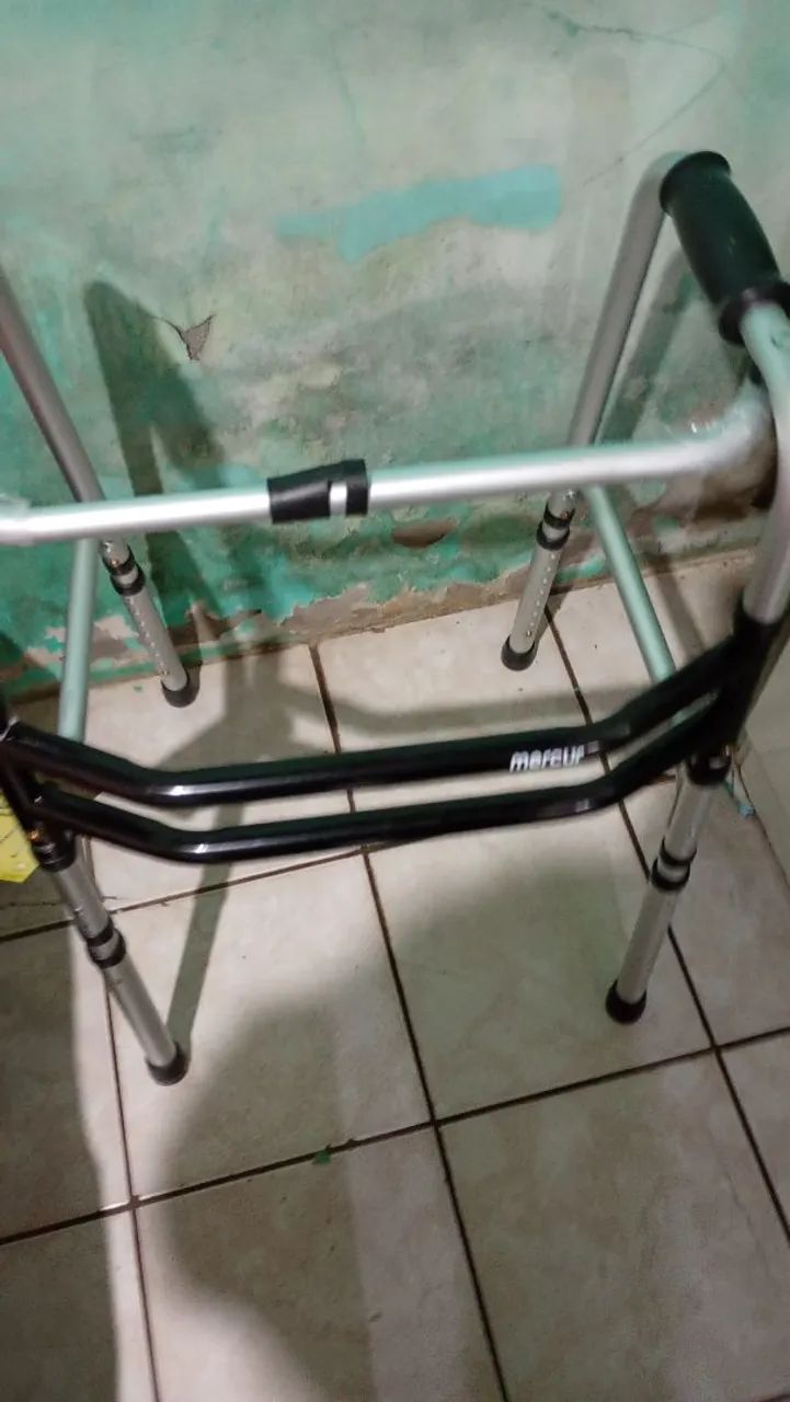 Vendo um andador novo 